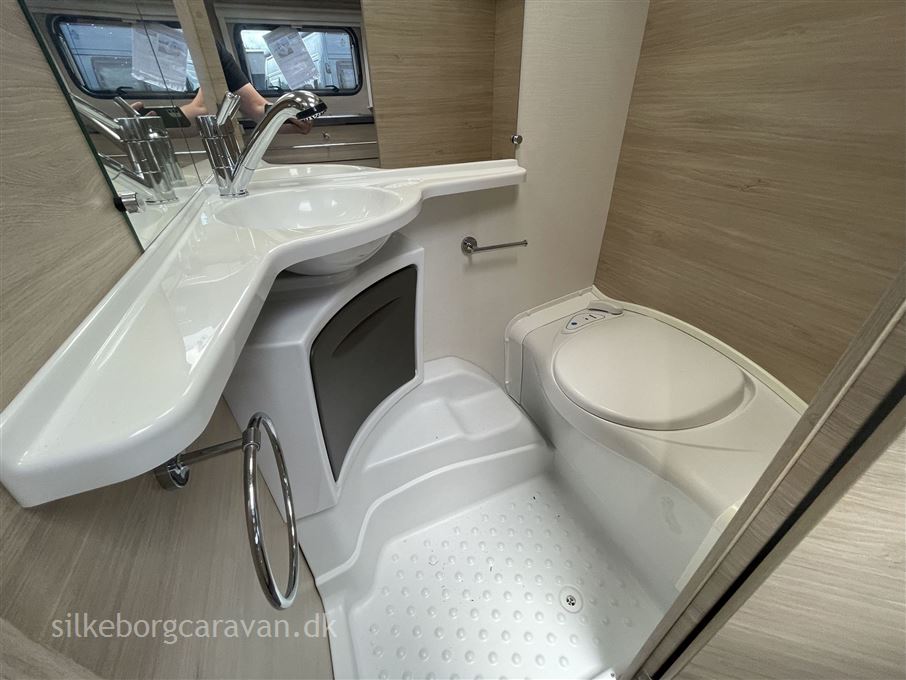 Caravelair Antares Titanium 430